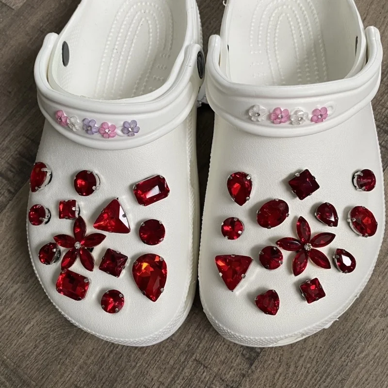 Trendy Rhinestone Croc Charms Designer Diy Quality Women Shoes Charms For Jibs Anime Chain Clogs Buckle Kids Boys Girls Gifts