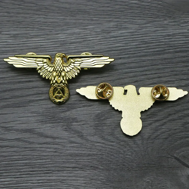 Металлическая брошь эмблема орла ГДР