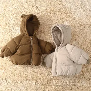 Abrigos de borrego para el frío