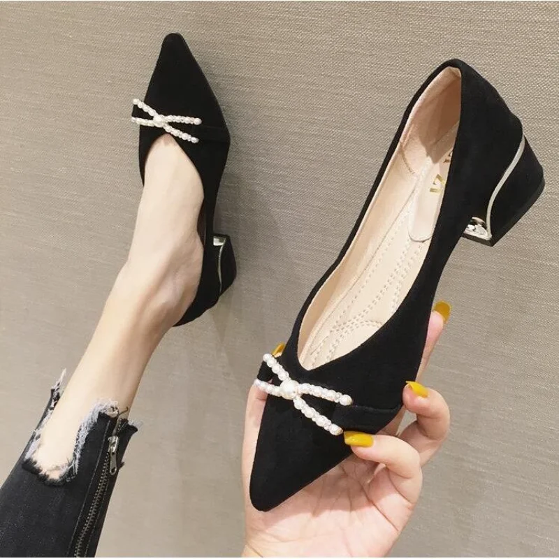 

2023 New spring and autumn large size thick heel shoes pointed shallow mouth non-slip suede medium heel women shoes