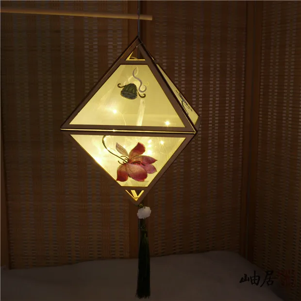 

Spring Festival Trip Shoot Diamond Homemade by Hand DIY Creative GD Material Package Portable Antique Festive Lantern