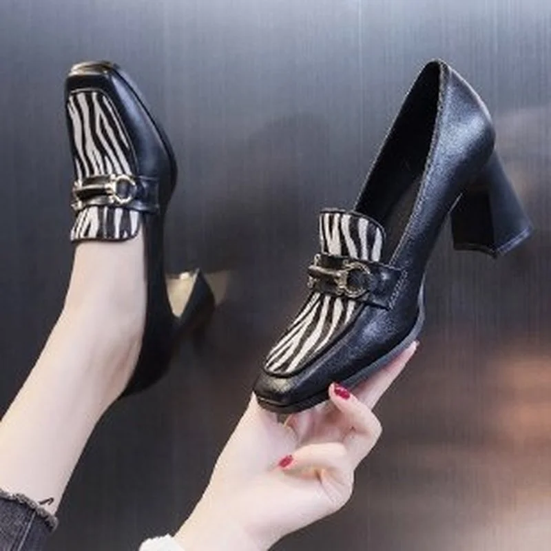 

Женские однотонные туфли, повседневные туфли на толстом каблуке, маленькие кожаные туфли в британском стиле, Модные осенние туфли на высоко...