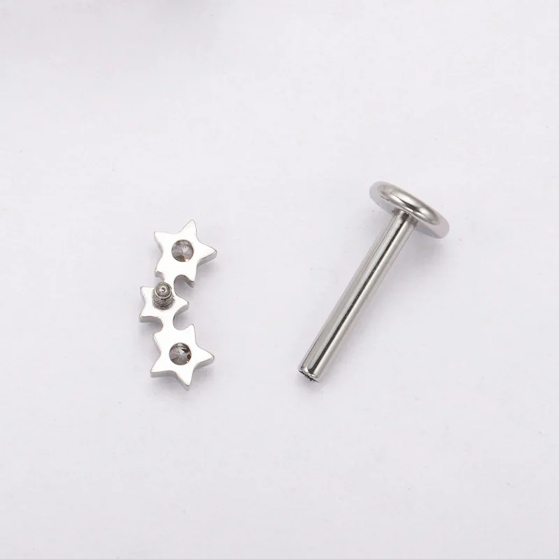 Новинка! Серьга-лабрет ZOOR из титана ASTM F136 с тройным звездным кластером, 16G18G, с плоской задней частью, для пирсинга трагуса и хеликса. (art.: 3920d8d4e89ba) - 3920d8d4e89ba