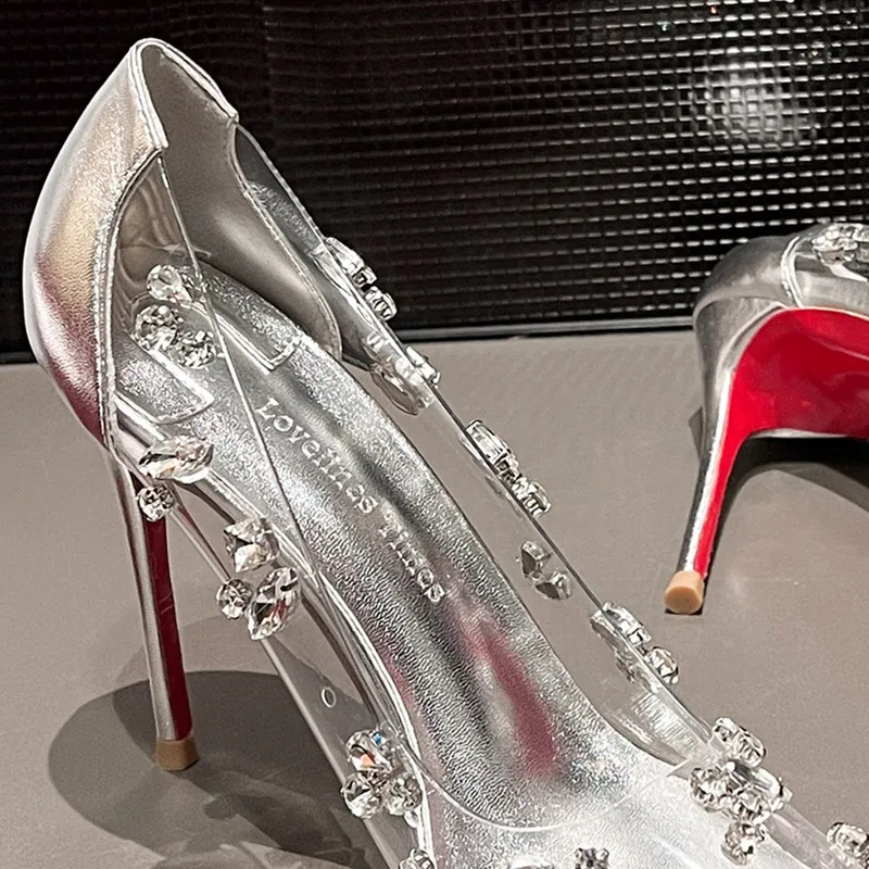Женские туфли-лодочки на высоком каблуке серебристые прозрачном с ремешком