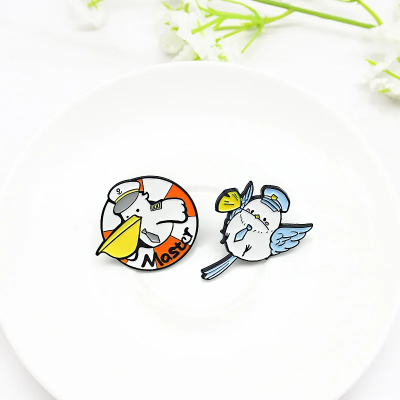 Булавки с лацканами мультяшные летающие голуби листьями броши эмалированная