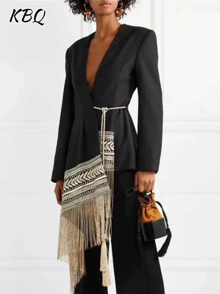 Женский блейзер с вышивкой и кисточками на подоле