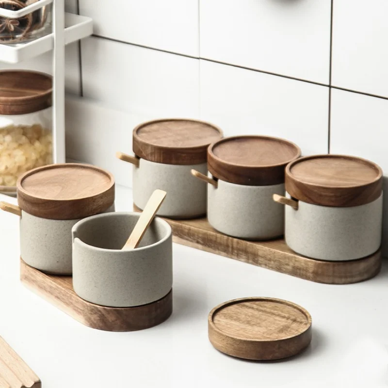 

Ceramic Seasoning Jar Pepper Storage Bottle Retro Round Ceramic Seasoning Jar with Wooden Lid Salt Pepper Shaker Kitchen Tool