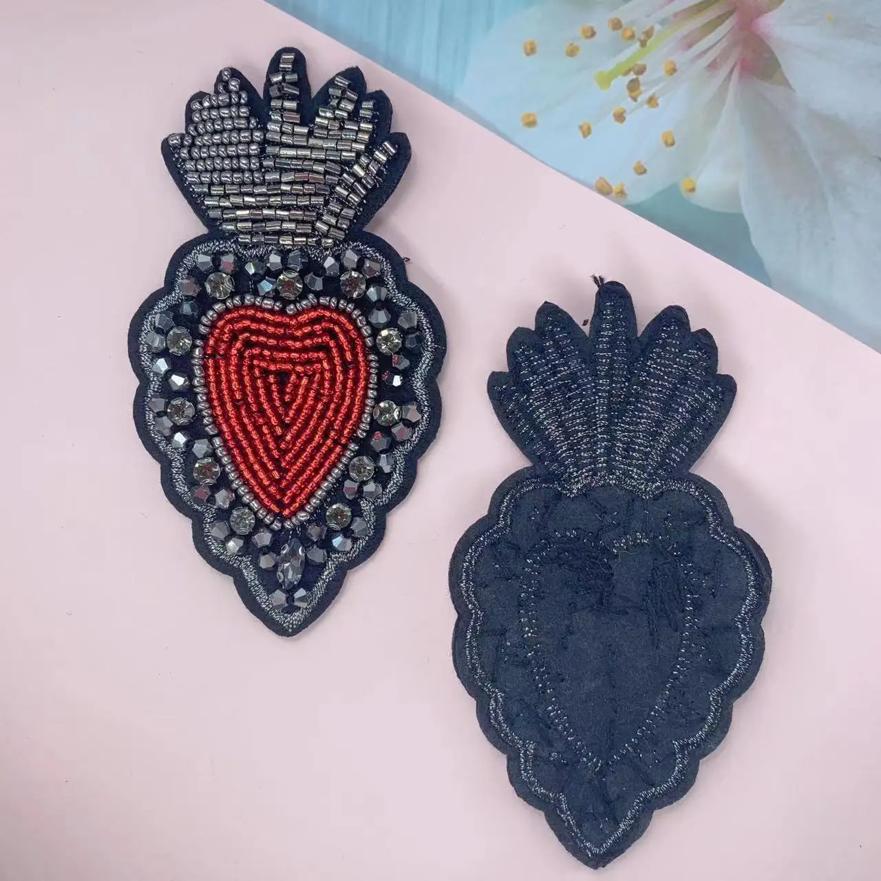 Нашивка со стразами в виде сердца для одежды аппликация нашивка сумок украшение