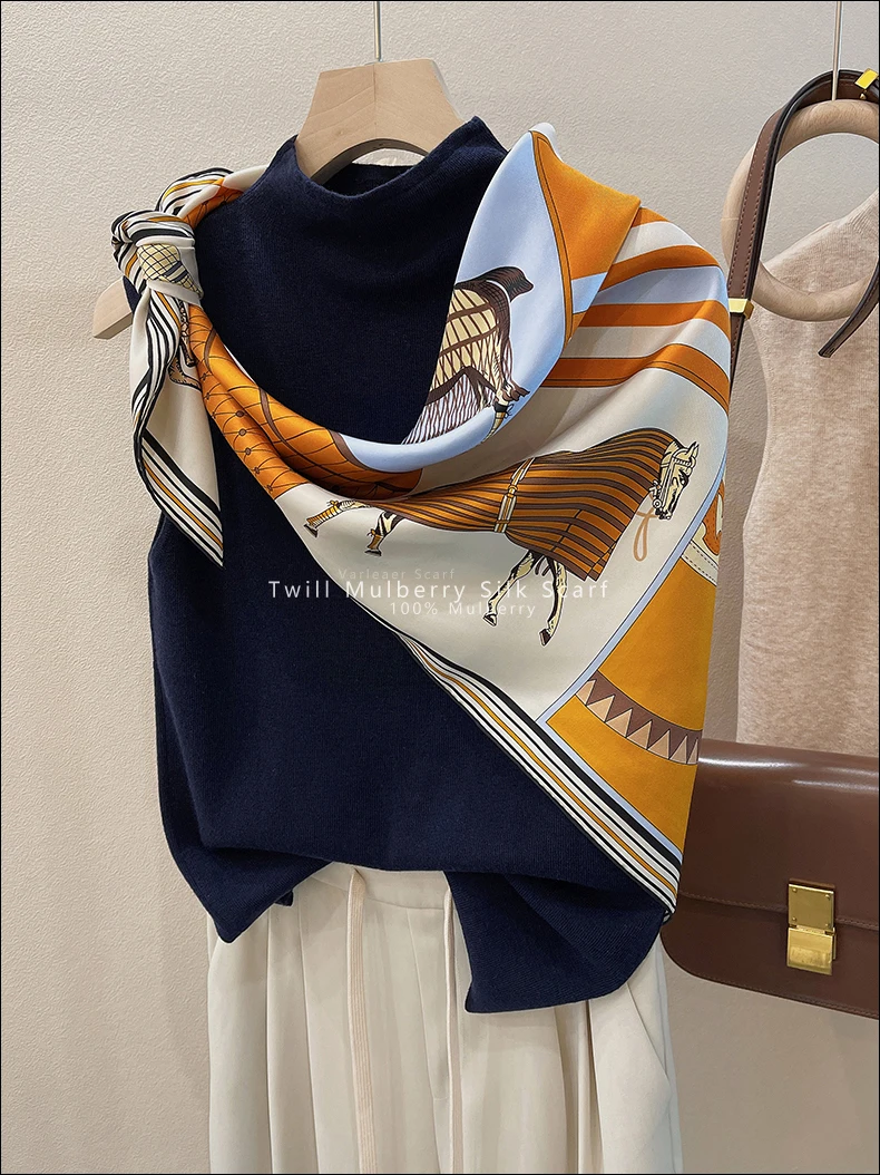 Рисунок 6 - Женский брендовый шелковый шарф с принтом лошадей