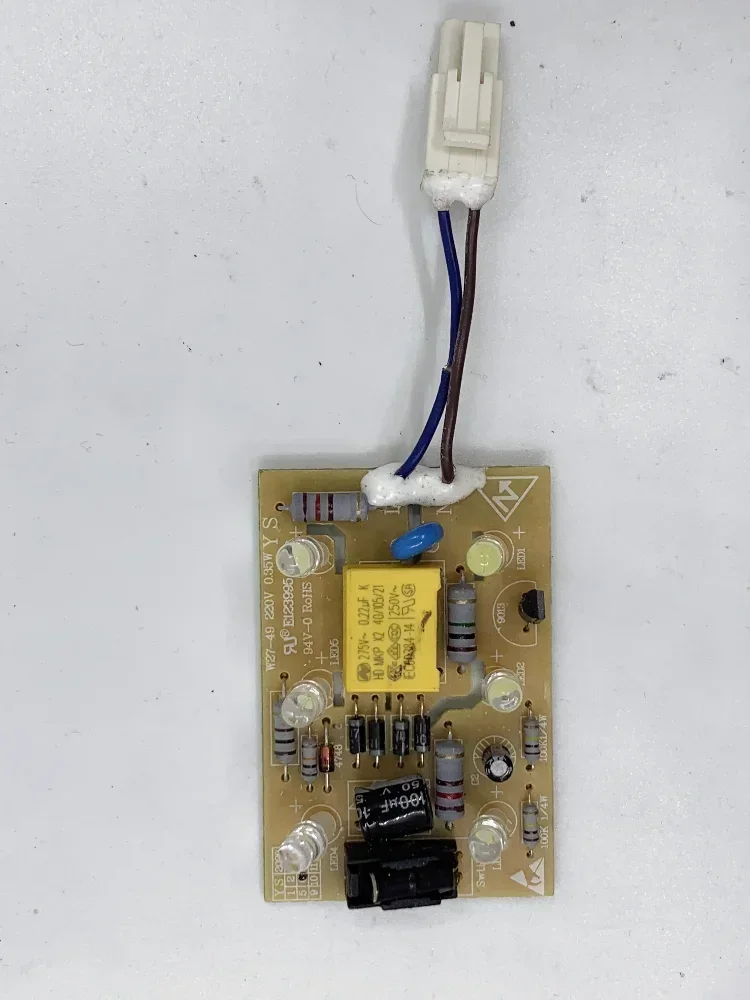 Фонарь для холодильника модель E123995 Φ 220V 0 35 W