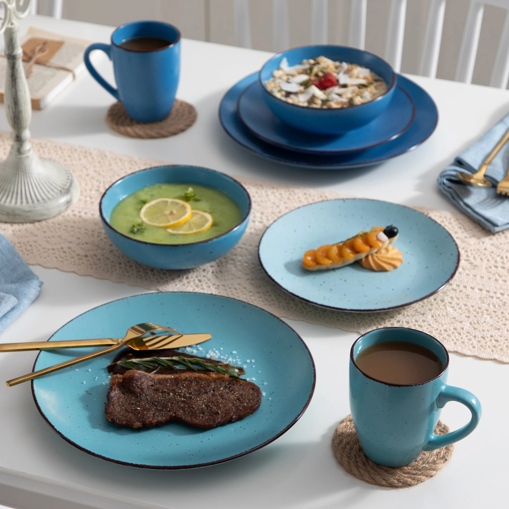 Набор посуды из 16 предметов