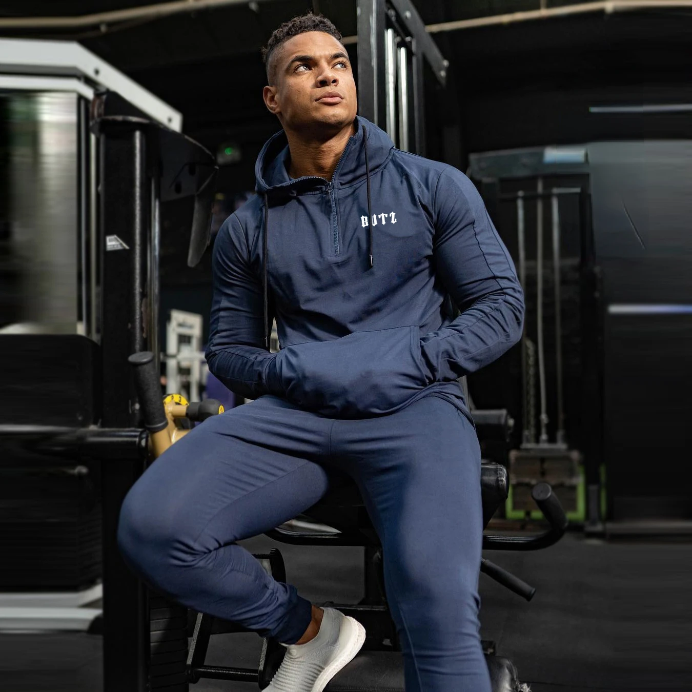 

Мужской спортивный костюм с капюшоном, на осень и зиму