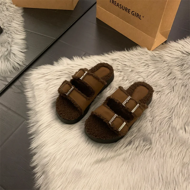 2023 New Women's Plush Slippers Winter Fashion Lamb Wool Comfortable Flat Fur Slippers Designer Women's Luxury Plush Slippers