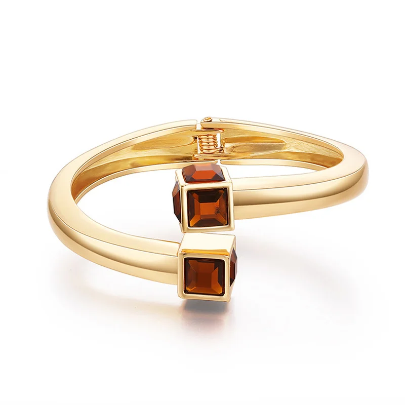

2022 New Women's Minimalist Vintage Bracelet Square Multicolor Gold Plated Bracelets for Women Spring Open Bracelet