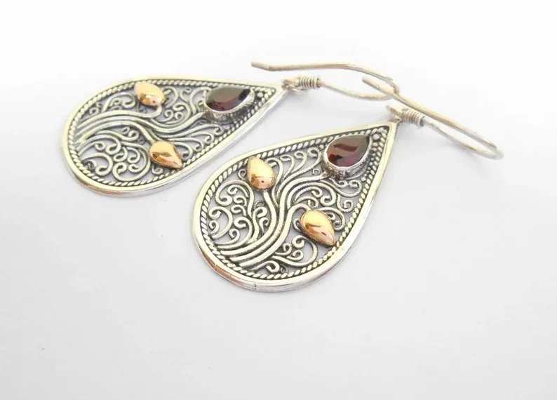 

New European and American style red pine gemstone exaggerated earrings Two-tone vintage court