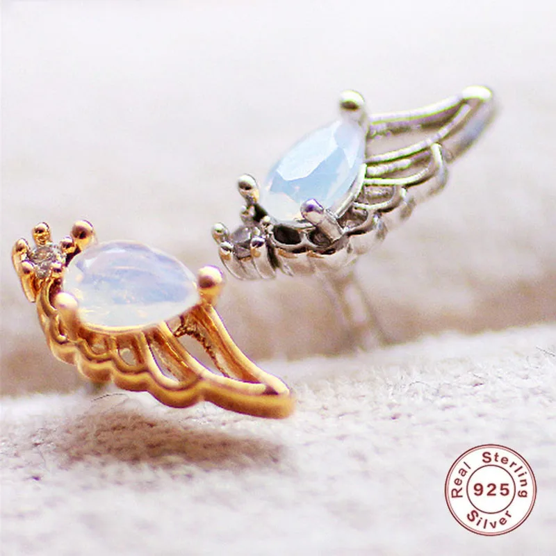 

Серьги-гвоздики женские из серебра пробы с крыльями ангела