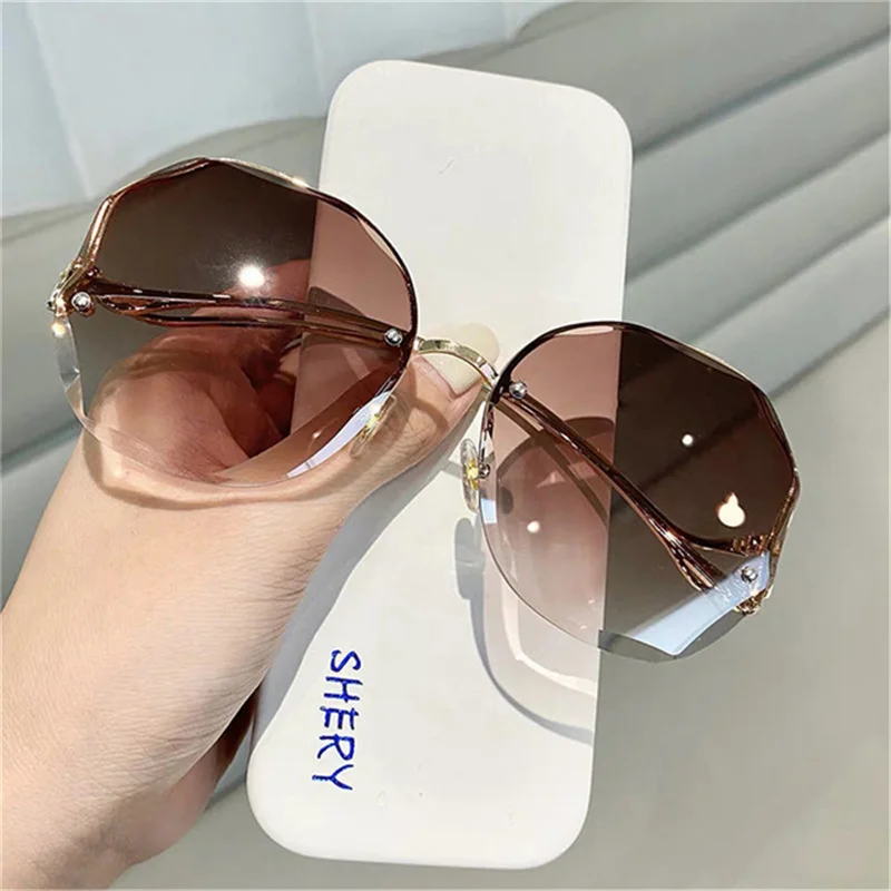 

2023 Fashion Tea Gradient Sunglasses Women Ocean Water Cut Trimmed Lens Metal Curved Temples Semi Rimless Sun Shades Glasses New