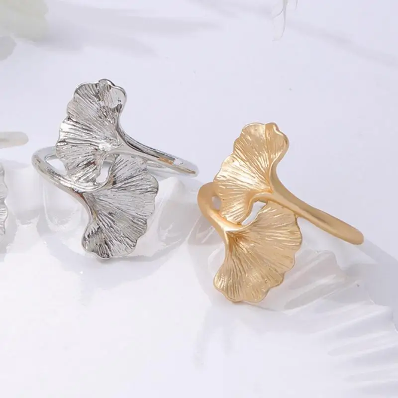 

Leaf Napkin Ring Creative Retro Alloy Ginkgo Leaf Napkin Buckle Multifunctional Valentine's Dinner Reception Wedding Decorations