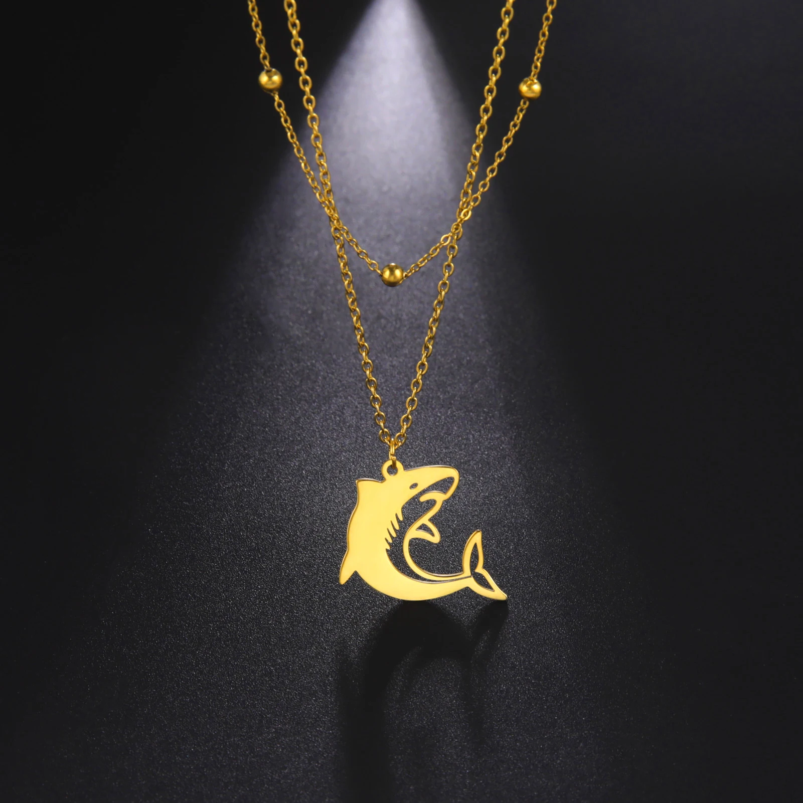 

Ожерелья Amaxer из нержавеющей стали, многослойная цепочка с бусинами в виде морской акулы, чокер с акулой для женщин, ювелирные изделия на ден...