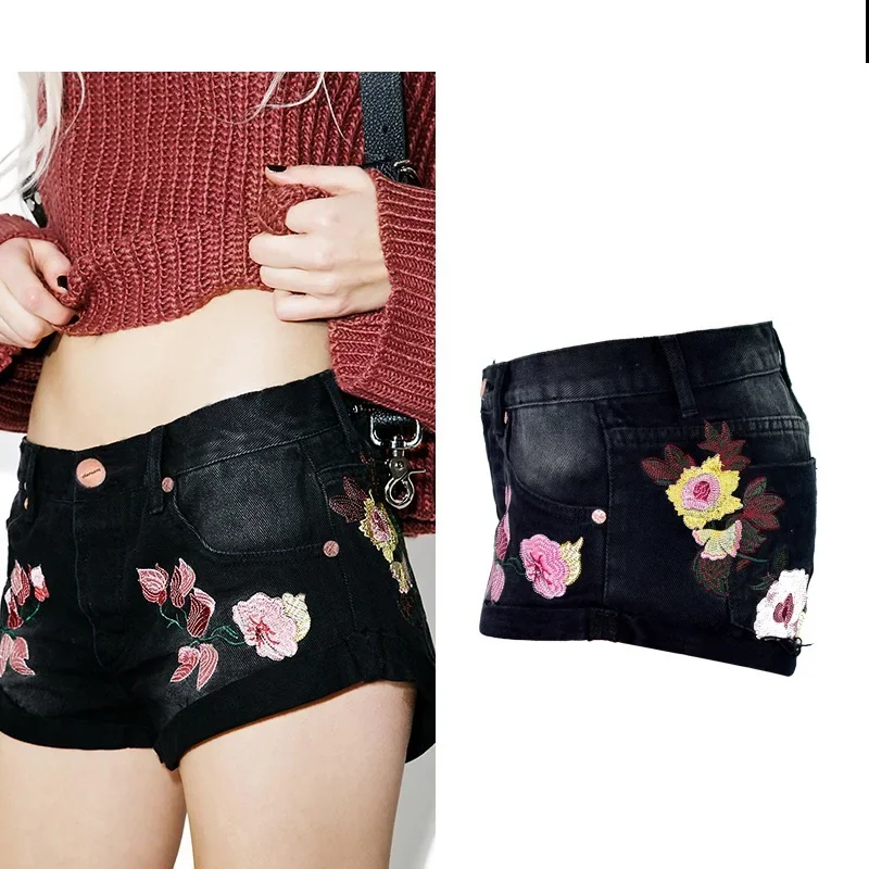 Рисунок 3 - Женские джинсовые шорты с вышивкой в стиле ретро