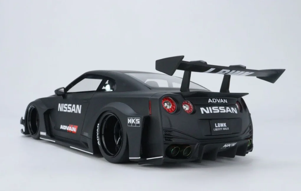 Фото Масштабная модель автомобиля Topspeed 1:18 LB Widebody GT 35GT-RR из смолы №2