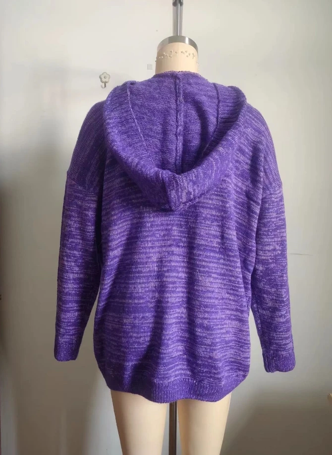 Рисунок 3 - Женский вязаный свитер с капюшоном