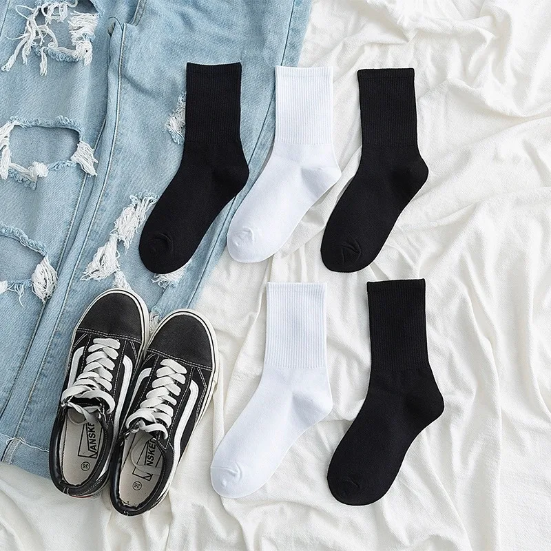 

Men Women's Socks Korean Harajuku Vintage Streetwear White Black Woman Casual Hip Hop Skateboard Sox Long Socks