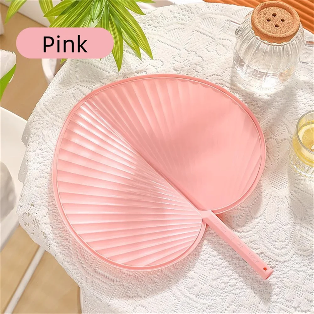 

Пластиковый веер из искусственного плетения