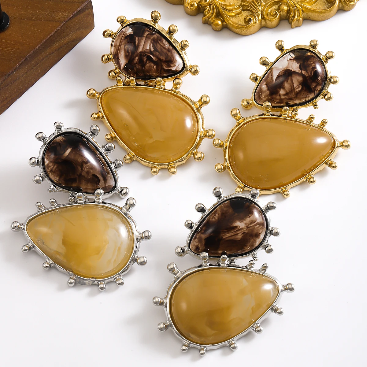 Ковбойские серьги из смолы с камнями