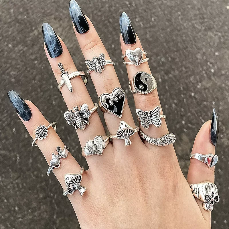 

Hiphop Vintage Rings Set for Women Men Aesthatic Retro Punk Silver Plated Heart Flower Butterfly Chain Finger Ring Jewelry 2022