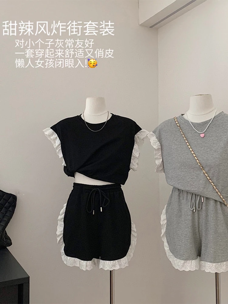 

Women Contrast Color Patchwork Ruffle Design 2 Pieces Outfit O-neck Sleeveless Design Tops High Waist Short Pants Harajuku Chic