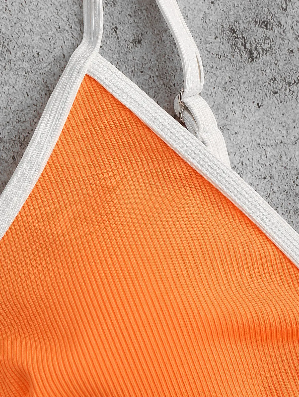 Женский контрастный комплект бикини в рубчик