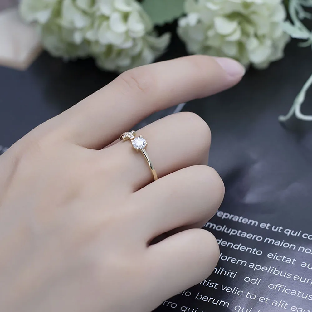 Обручальное кольцо с бриллиантом круглой огранки 1 карат желтое золото 14