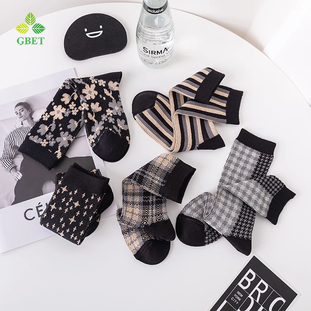 

5 Pairs Black Series Women's Socks Vintage Mid-Tube Star Vertical Bar Double Needle Lolita Fashion Trend Cotton Socks For Women