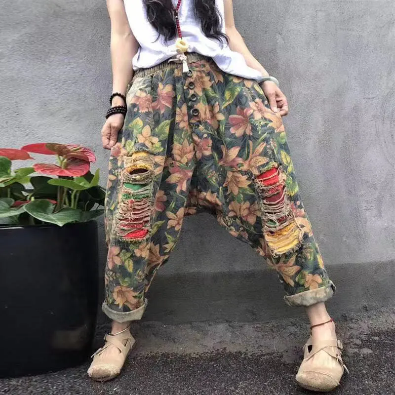 

2021 Spring Autumn New Arts Style Women Elastic Waist Loose Cotton Denim Cross-pants Patch Flower Print Hole Vintage Jeans V551