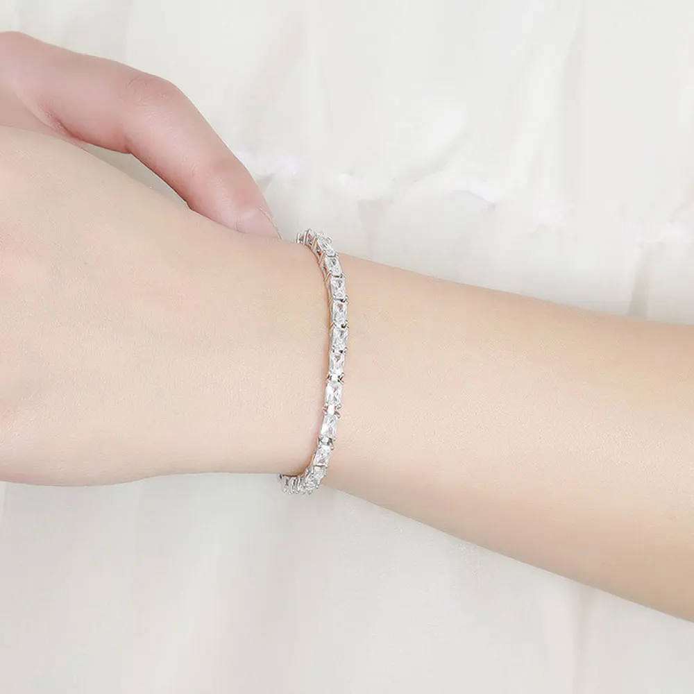 Теннисный браслет KNOBSPIN 3x5 мм с изумрудом из циркония Серебро s925 пробы покрытое