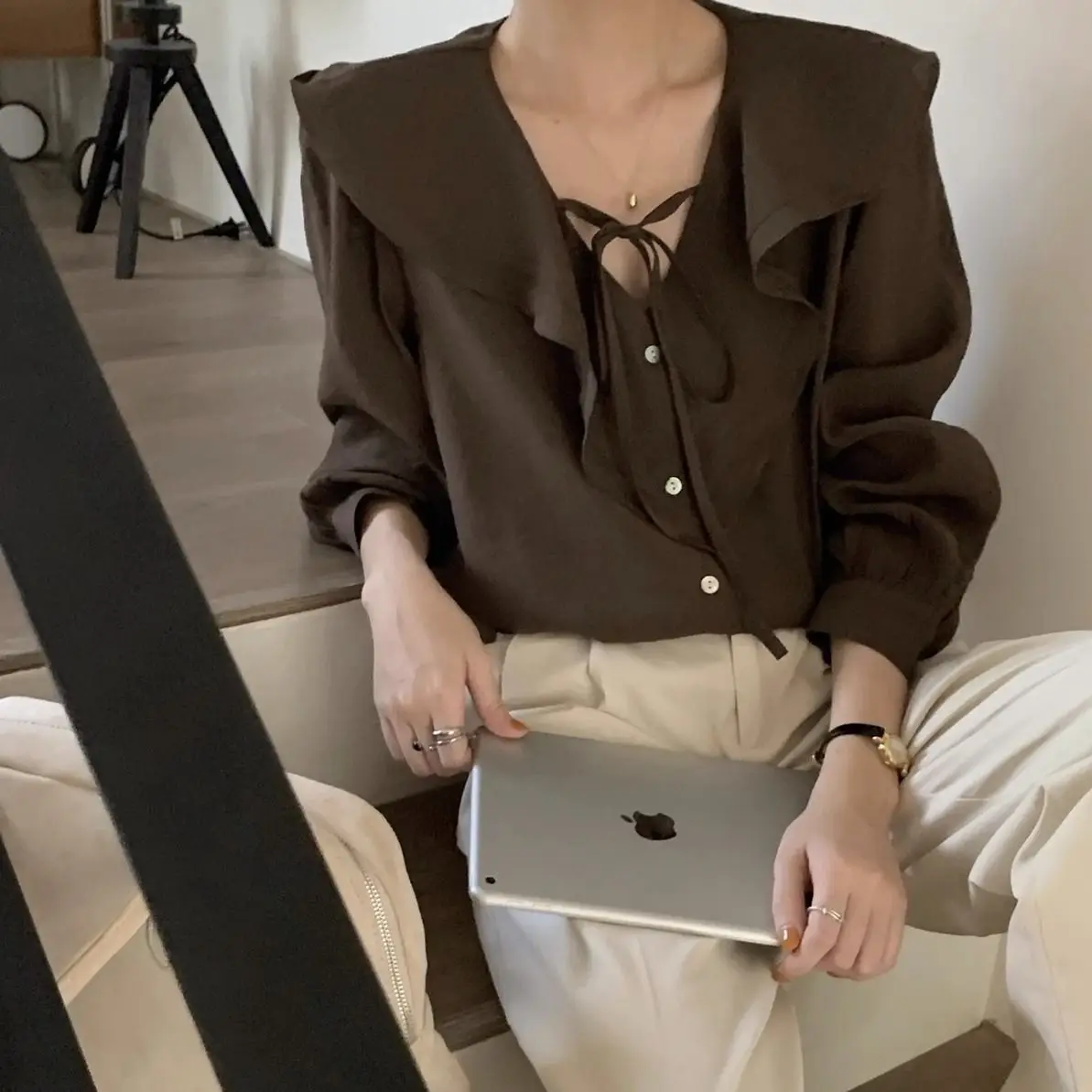 Блузка женская шифоновая с оборками на шнуровке