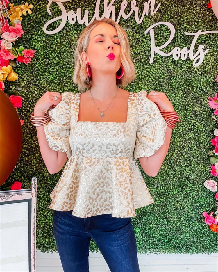 

Square Neck Jacquard Leopard Print Top Sweet Beauty Dress Spring and Summer Women's New Puff Sleeve Lotus Leaf Hem Shirt