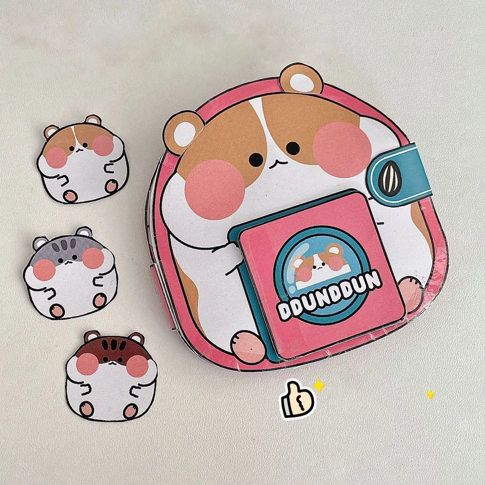 

ecoWood Тихая книга "Милый банановый молочный хомяк"