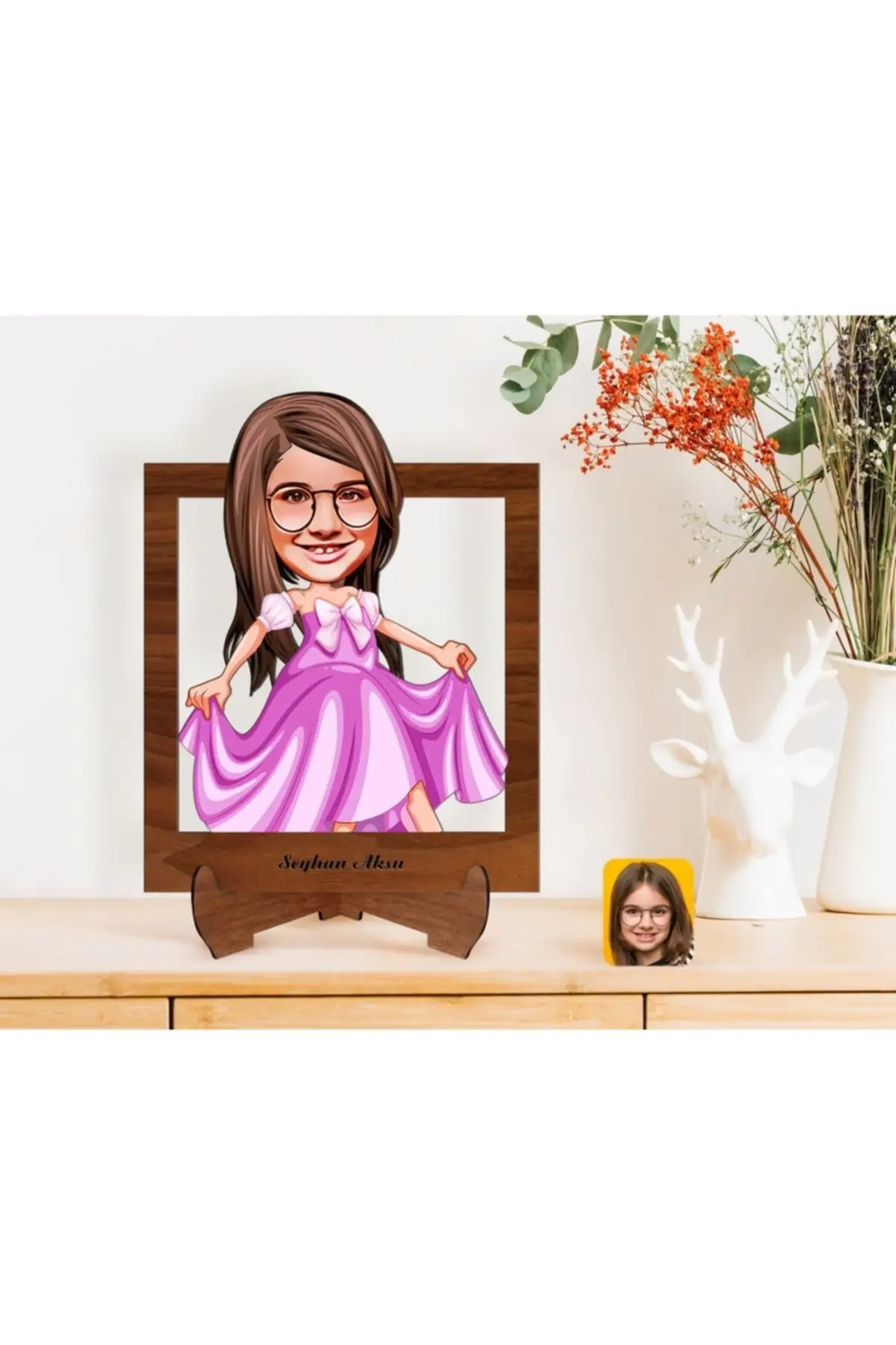 

Personalized Female Cartoon Wooden Trinket Model-1