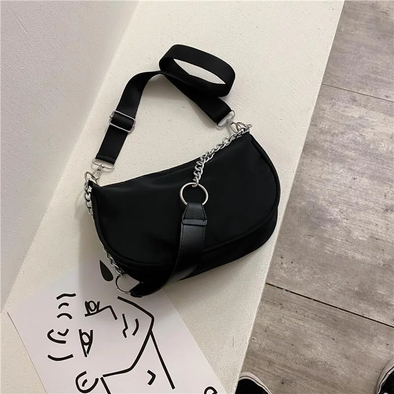 

Spring and Summer New Tide Simple Cold Retro Style Fashion Black Chain Armpit French Stick Shoulder Bag Female Handbags