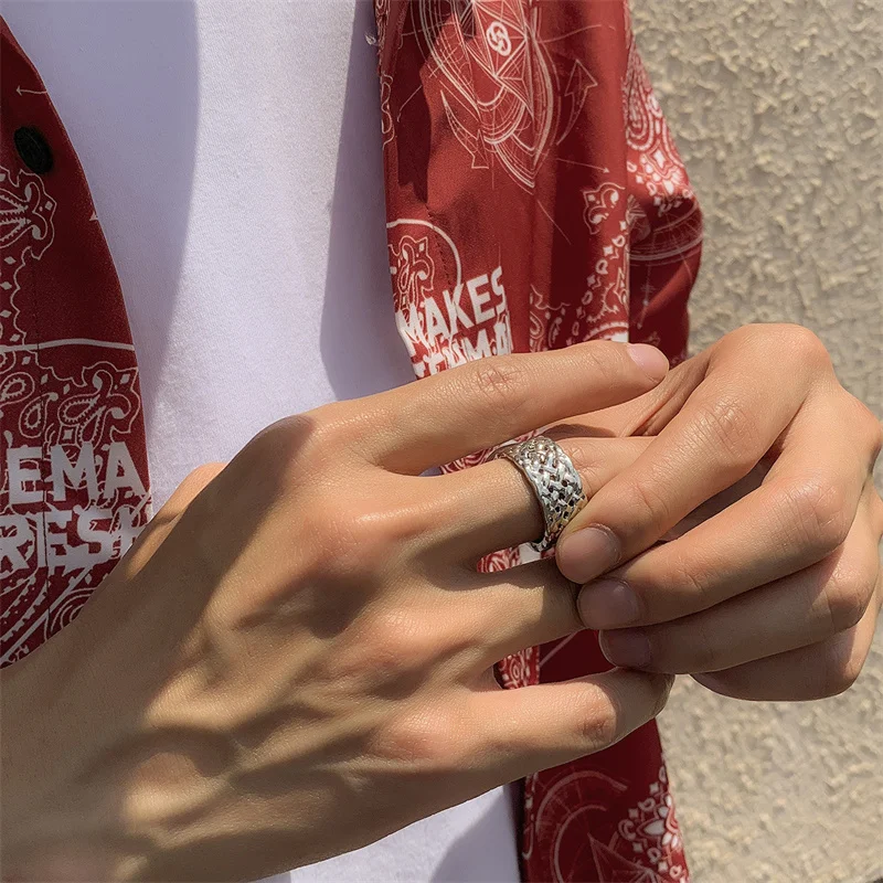 

Fashion Personality Creative Design Texture Staggered Hollow Rings Temperament Men's Hip-hop Style Metal Ring Party Gift Jewelry