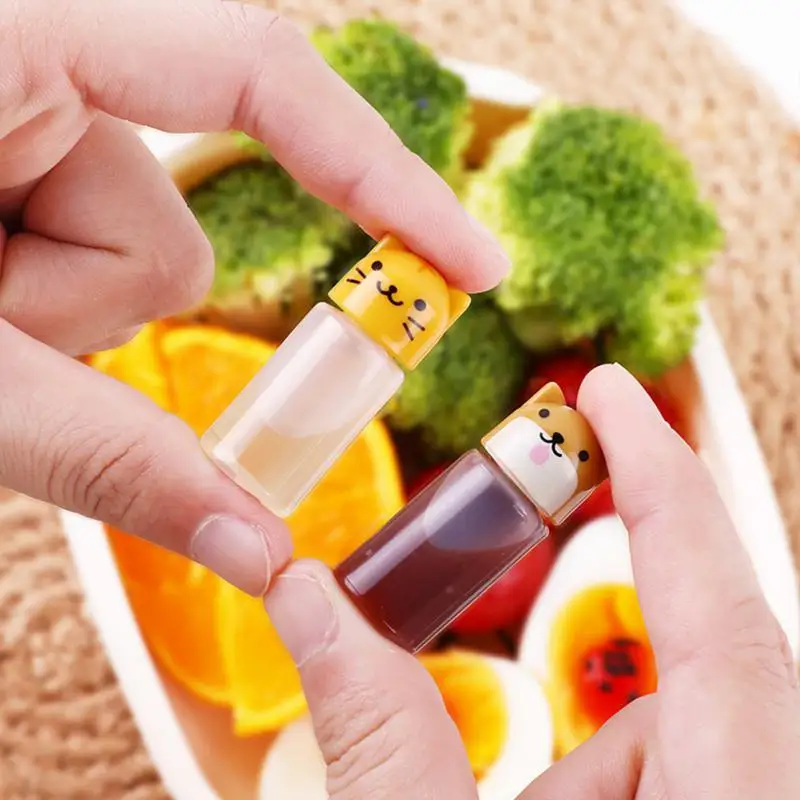 

New 2PCS Mini Squeeze Bottle Sauce Ketchup Bottle Portable Small Salad Dressing Container Bento Box Seasoning Storage Bottle
