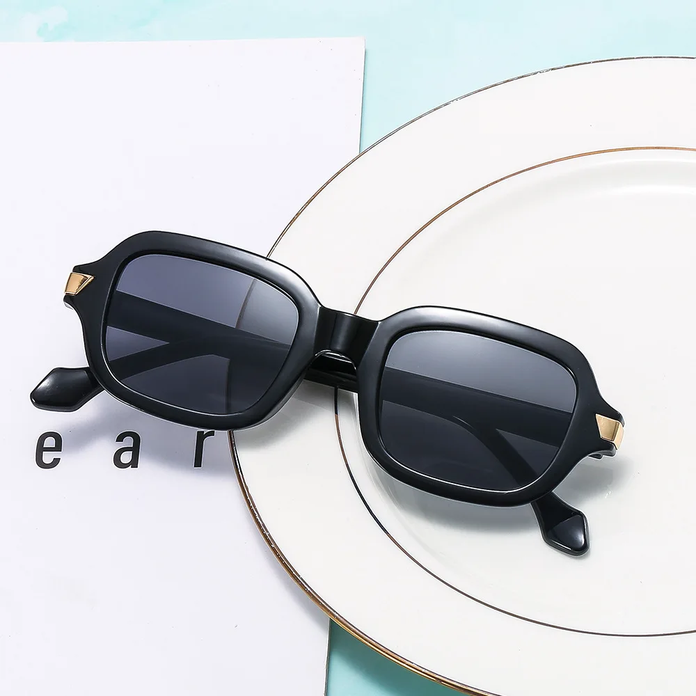 

New Fashion Men and Women Universal Small Frame Sunglasses Trend Multicolor PC Frame Glasses Outdoor Sunglasses