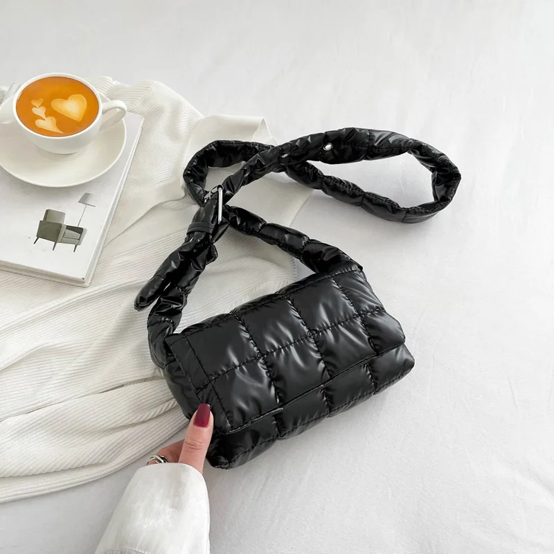 

Down Small Square Bag New Embroidery Line Square Check Crossbody Fashion Retro Solid Mobile Phone Bag