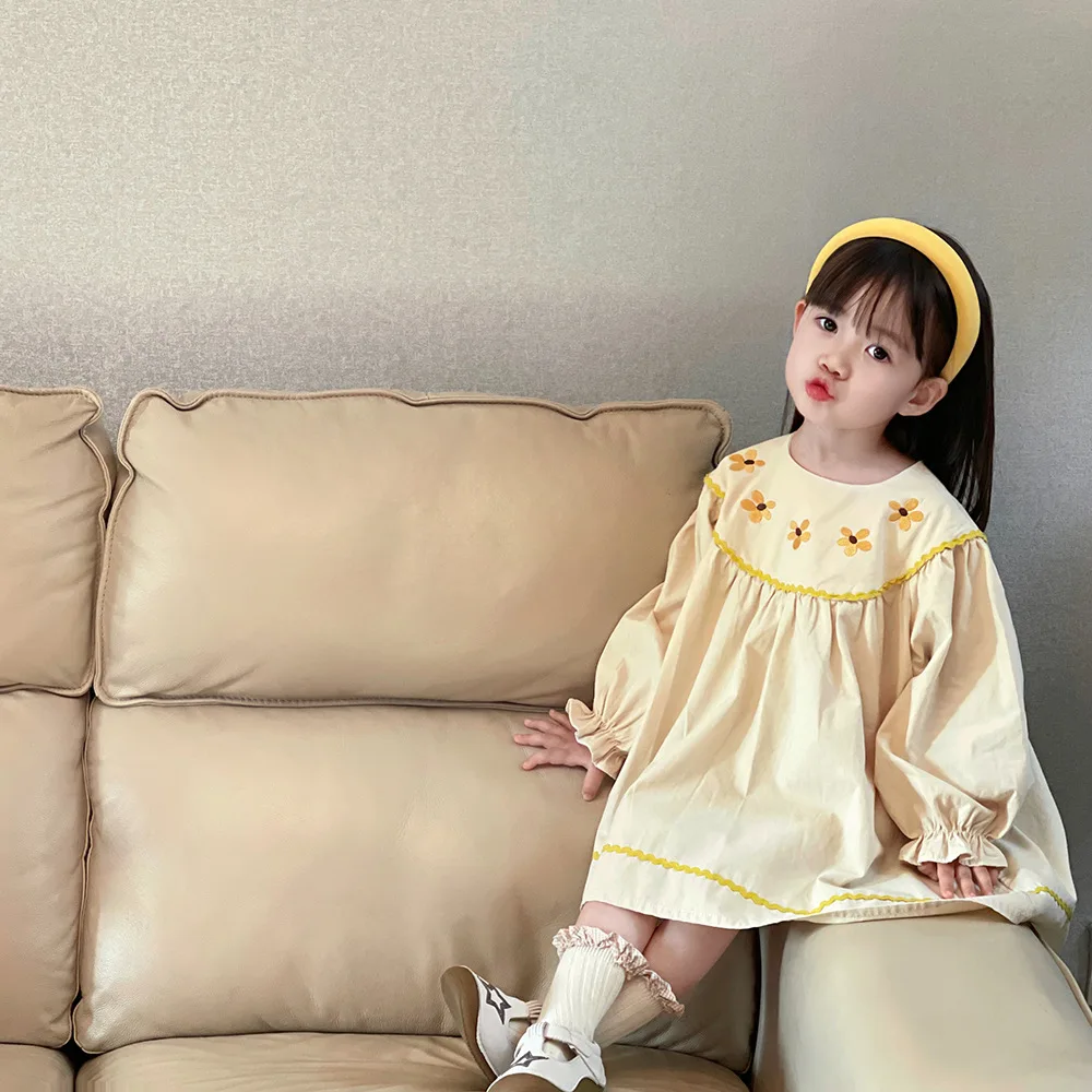 

4450B Girl Dress 2023 Spring New Korean Embroidered Collar Girl Dress Simple Fashion Sweet Girl Princess Dress