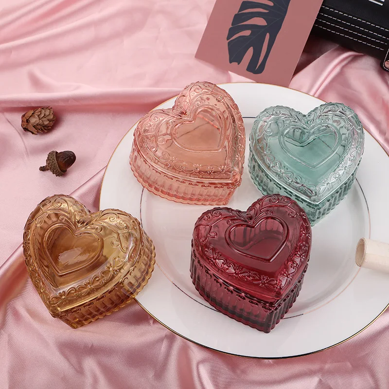 

Retro Carved Glass Jar Three-dimensional Heart Jewelry Box with Lid Small Objects Sundries Storage Jar Glass Container Gift Box