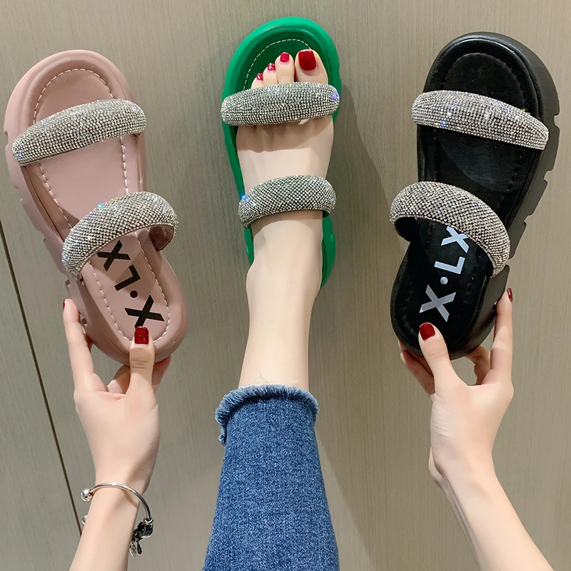 

Female Shoes Ladies' Slippers Luxury Slides Platform Jelly Flip Flops Med 2022 Flat Designer Glitter Summer PU Fashion Crystal