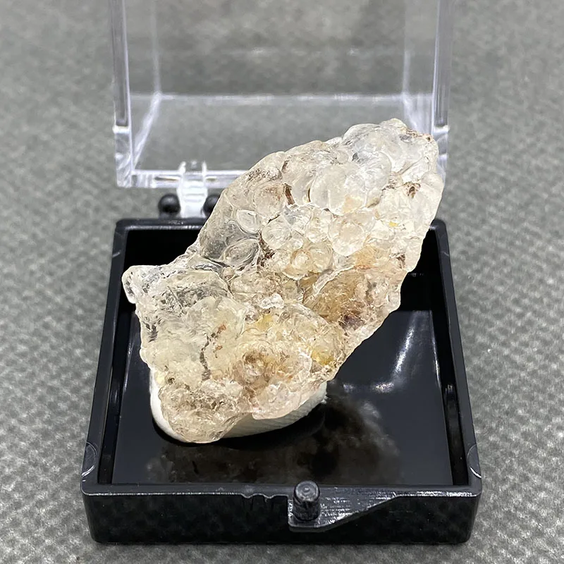 Флуоресцентный кварцевый камень