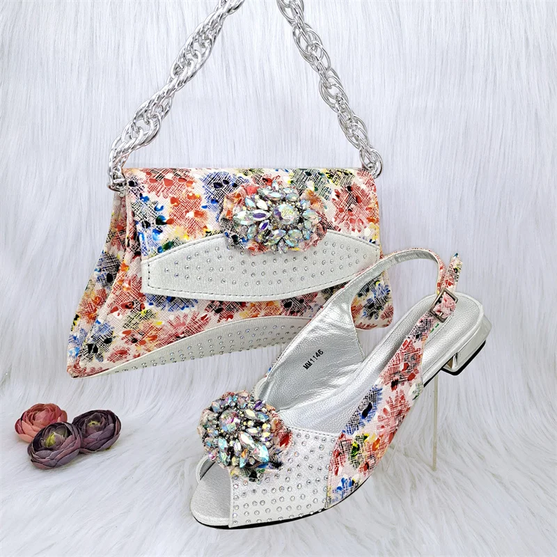

Fashion Design Silver Color Two Ways To Wear Shoes And Shoulder Bags High-Heeled Shoes And The Same Style Envelope Bag